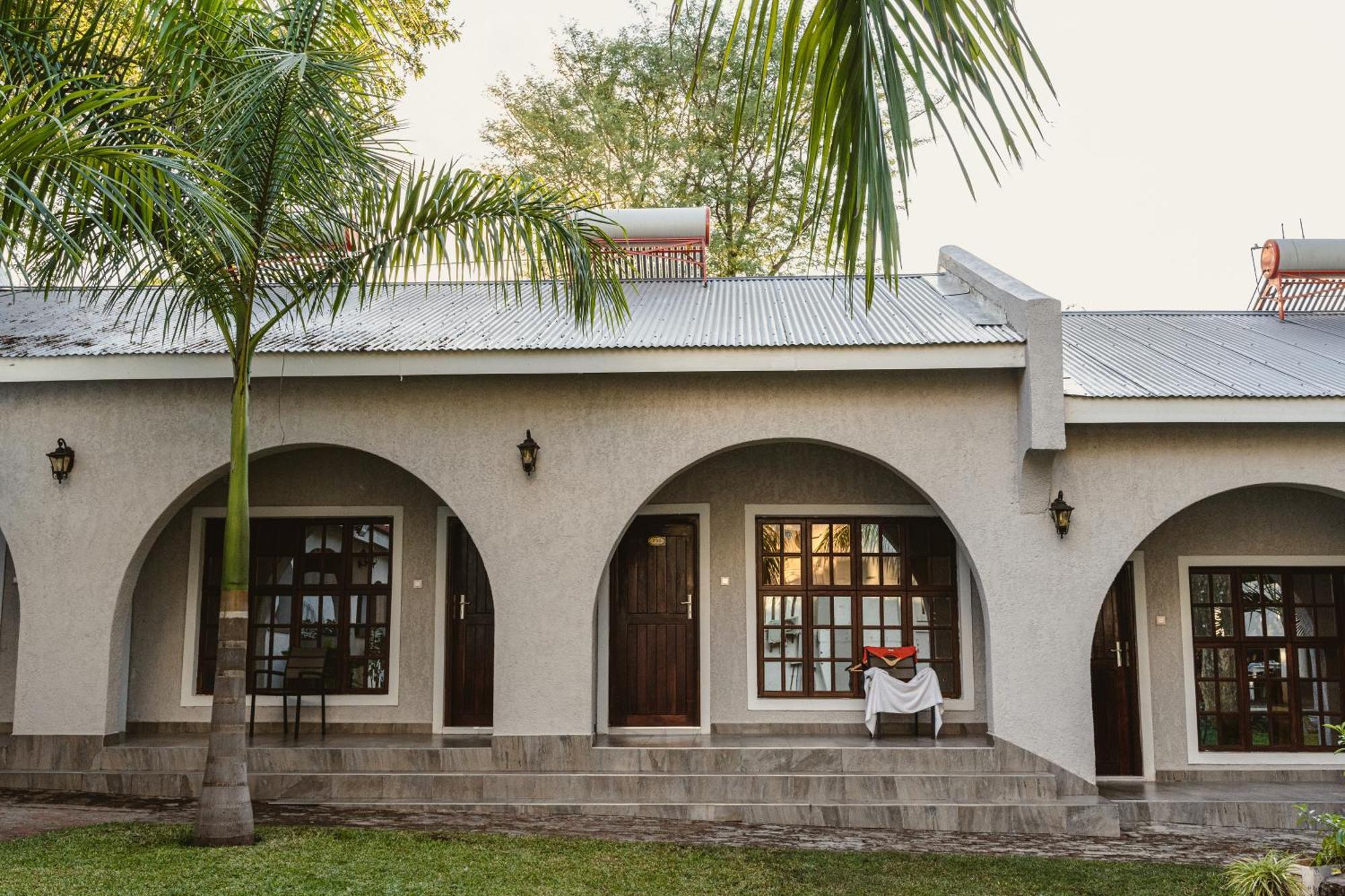Jacaranda Lodge Victoria Falls Kültér fotó